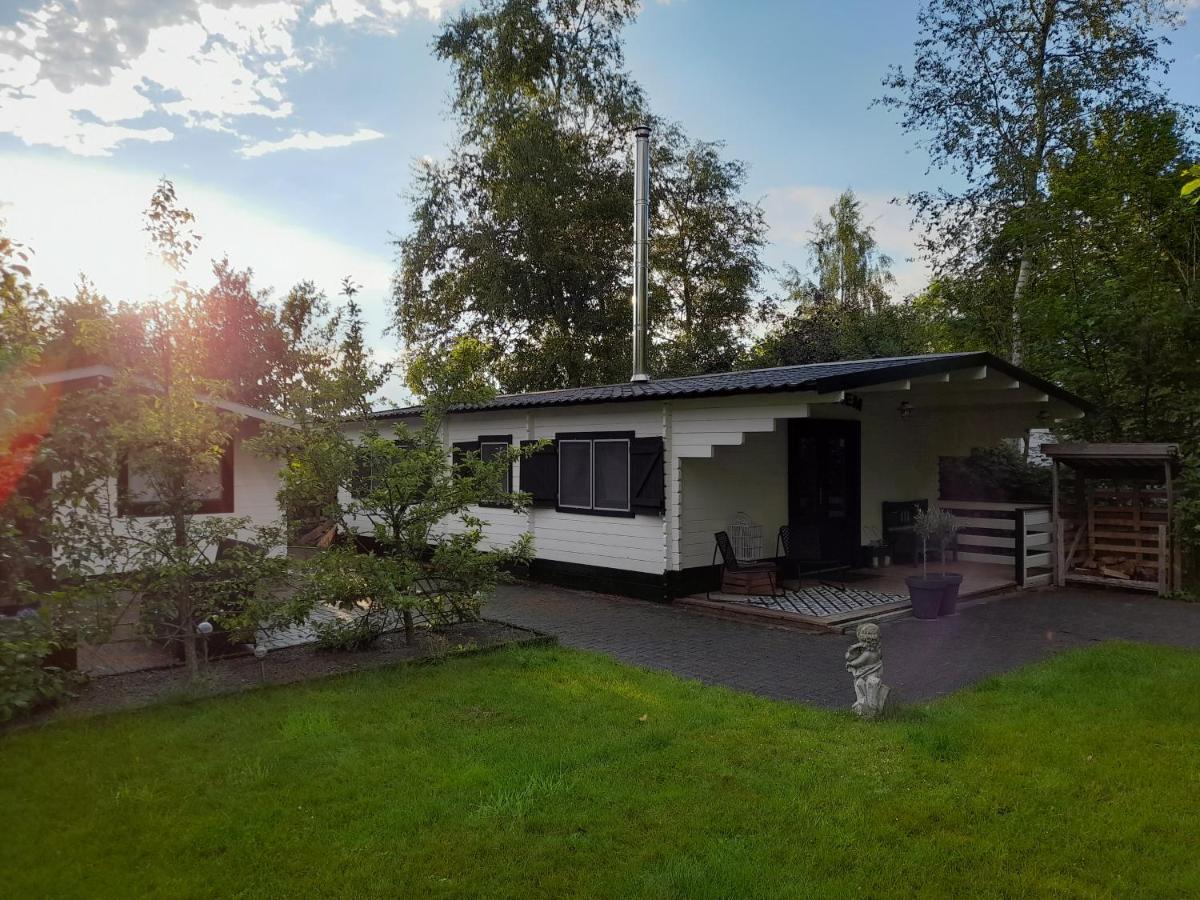Carpe Diem, Het Ruime Chalet Met Houtkachel Nabij Wildlands Emmen Schoonebeek Стая снимка