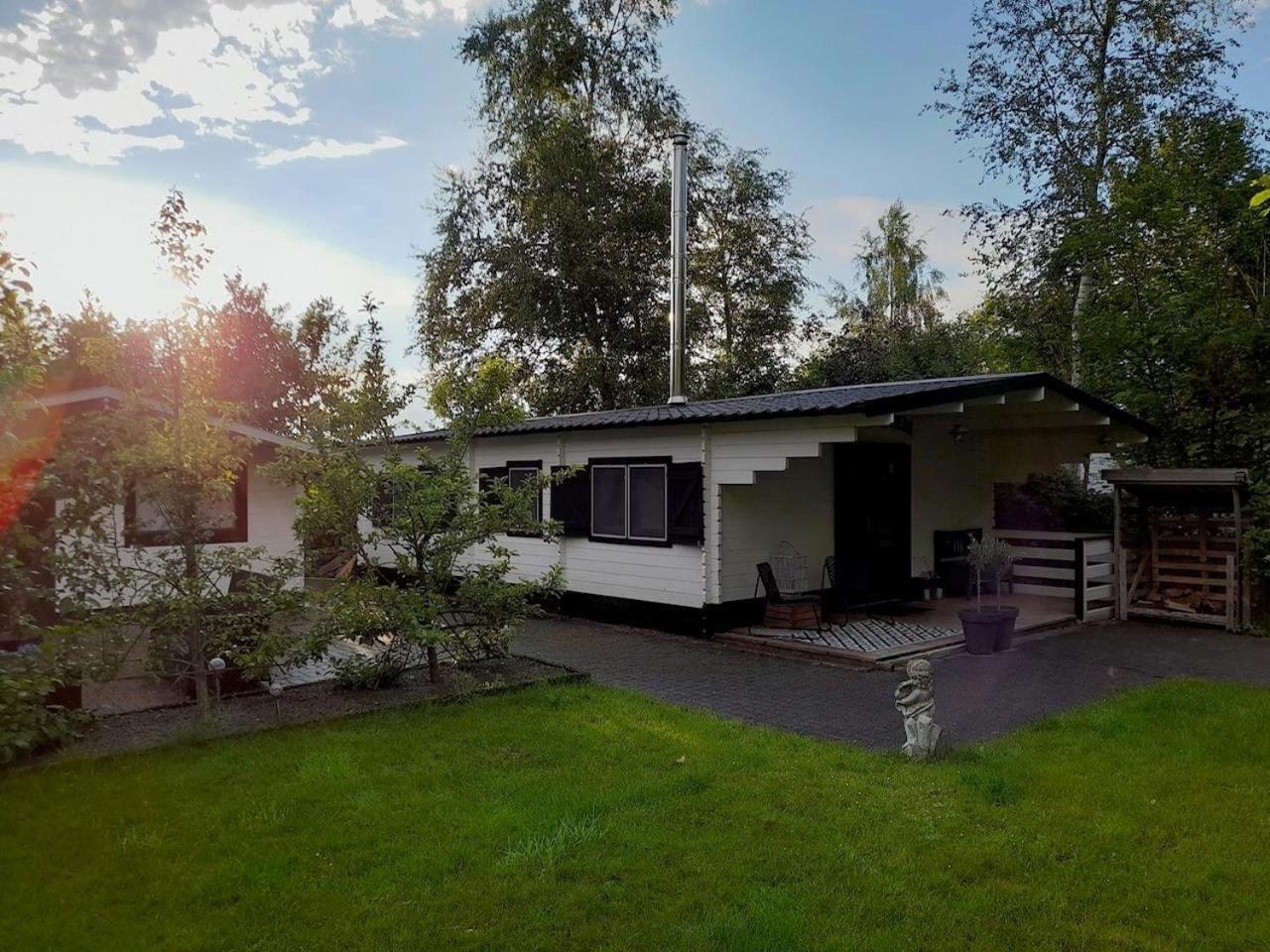 Carpe Diem, Het Ruime Chalet Met Houtkachel Nabij Wildlands Emmen Schoonebeek Екстериор снимка